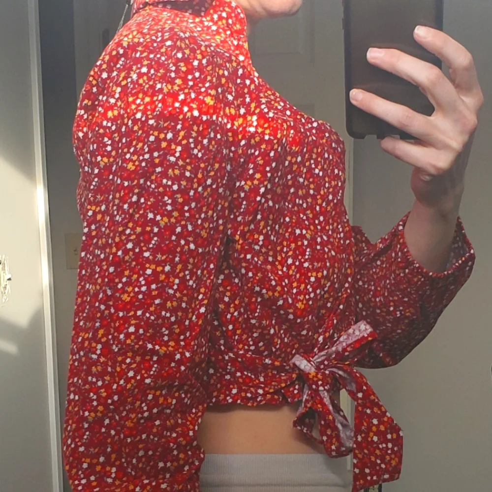 DAISY STREET CORDUROY FLORAL PRINT COLLARED LONG SLEEVE WRAP CROP TOP - Picture 4 of 5